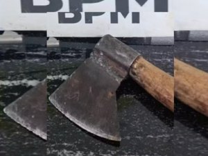 Homem é preso após ameaçar mãe e irmãos com machado na zona rural de Feira Grande