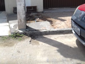 [Vídeo] Três vazamentos de água em bairros distintos de Arapiraca prejudicam moradores