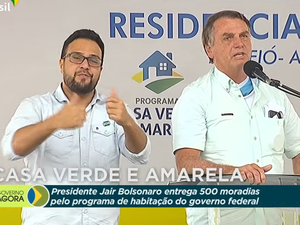 Bolsonaro chama Lula de “ladrão de nove dedos” e alfineta senador