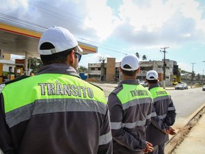 Acidente entre viatura e carro deixa militares feridos no Tabuleiro do Martins