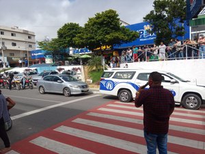 [Vídeo] Comerciantes de Arapiraca dão o último adeus ao empresário Jailson Gomes, vítima da Covid-19