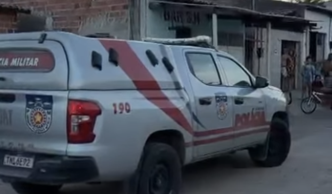 Homem é assassinado com golpes de arma branca durante discussão em Delmiro Gouveia