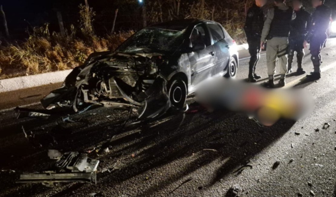 Colisão entre carro e moto deixa um morto e três feridos na BR-316, em Dois Riachos