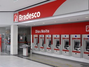 Justiça do Trabalho proíbe sindicato de bloquear acesso a agências do Bradesco