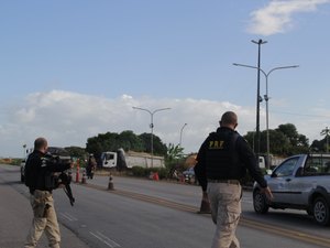 Carro roubado é recuperado pela PRF em União dos Palmares