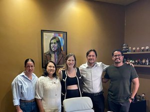 Cibele Moura recebe Conselho Regional de Farmácia e debate piso salarial da categoria