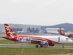 Avião perde contato com a torre e some após decolar na Indonésia