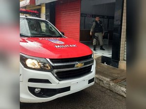 Polícia fecha estabelecimentos em Porto Calvo e retira banhistas em Maragogi
