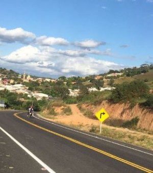 Governo de Alagoas recupera e implanta mais de 70 km de rodovias no Sertão 