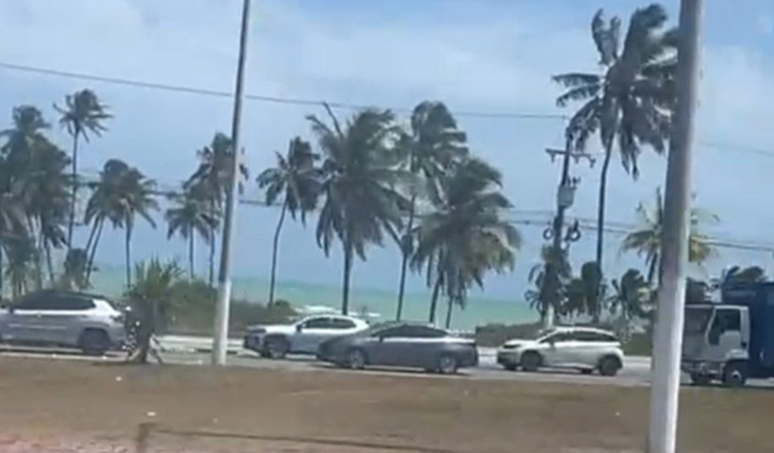 [Vídeo] Retorno do Ano Novo provoca congestionamentos nas estradas do litoral norte e sul de Alagoas