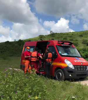 Bombeiros atendem feridos em colisão entre motos em Maragogi