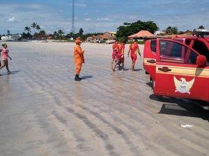 Bombeiros retomam buscas por mulher desaparecida no mar de Maragogi