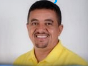 Vereador de Dois Riachos é preso após confusão em bar e suspeita de ameaça com arma de fogo