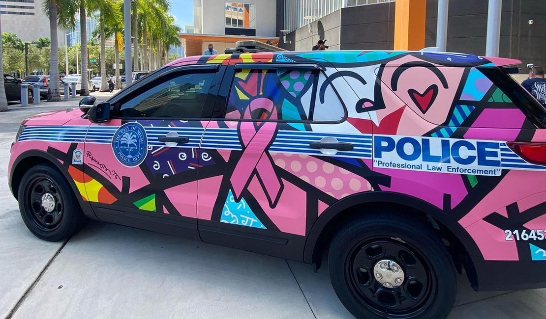 Romero Britto estiliza viatura da polícia de Miami