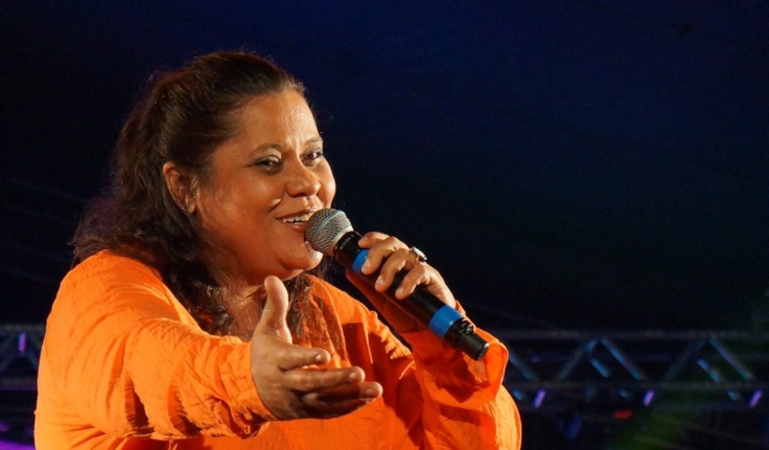 Elaine Kundera vai denunciar ao MP atentado que sofreu em bar de Maceió