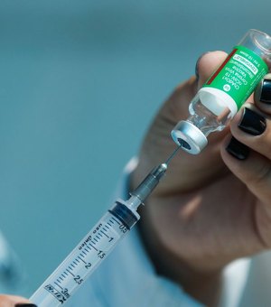 Vacinação de profissionais do Serviço de Atendimento Domiciliar de Maceió inicia nesta quinta (25)