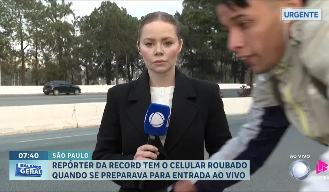 Repórter da Record tem celular roubado antes de entrada ao vivo