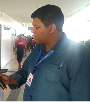 Médico que esperava para votar socorre mulher que passou mal na fila em Palmeira