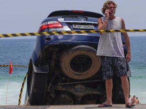 Filho de Letícia Spiller sofre acidente em praia do Rio de Janeiro