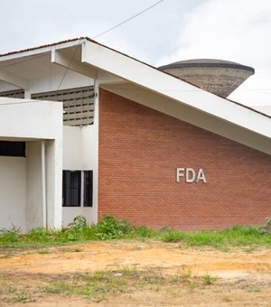 Caso de meningite bacteriana em aluna leva Ufal a suspender aulas presenciais