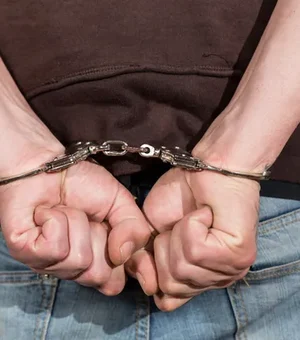 Homem com mandado de prisão em aberto é preso no Centro de Colônia Leopoldina