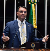 Flávio Bolsonaro protocola notícia-crime contra perfis por fake news sobre Nossa Senhora