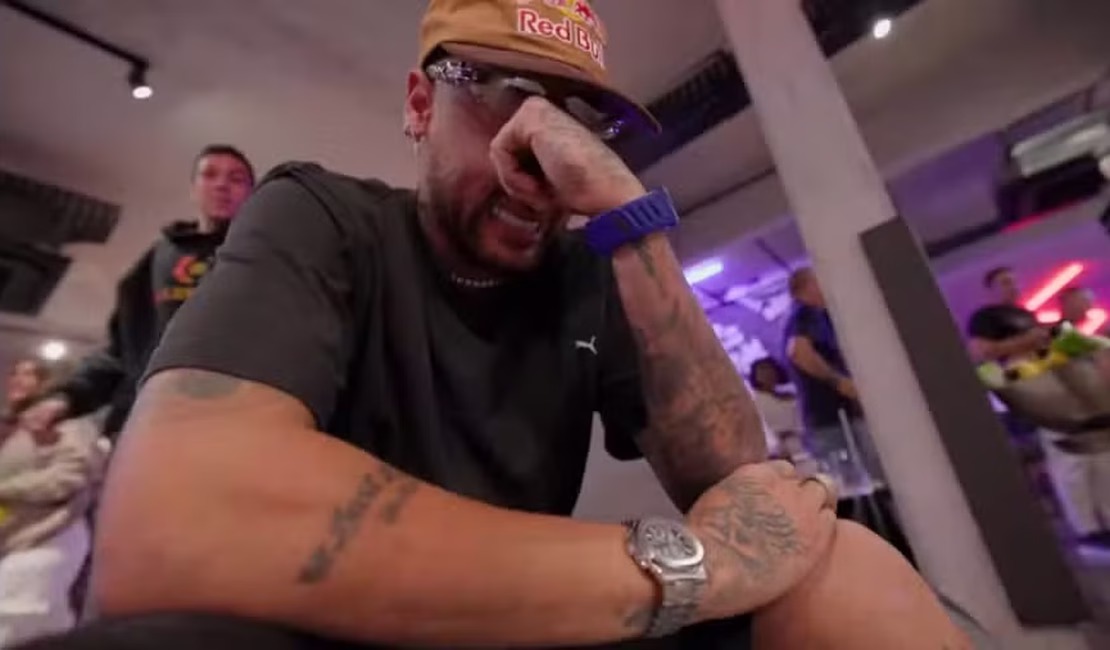 Neymar chora ao ouvir seu nome em convocação para Copa do Mundo