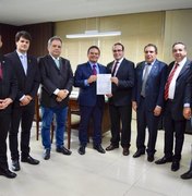 Comissão de Meio Ambiente da ALE apresenta carta para Jair Bolsonaro