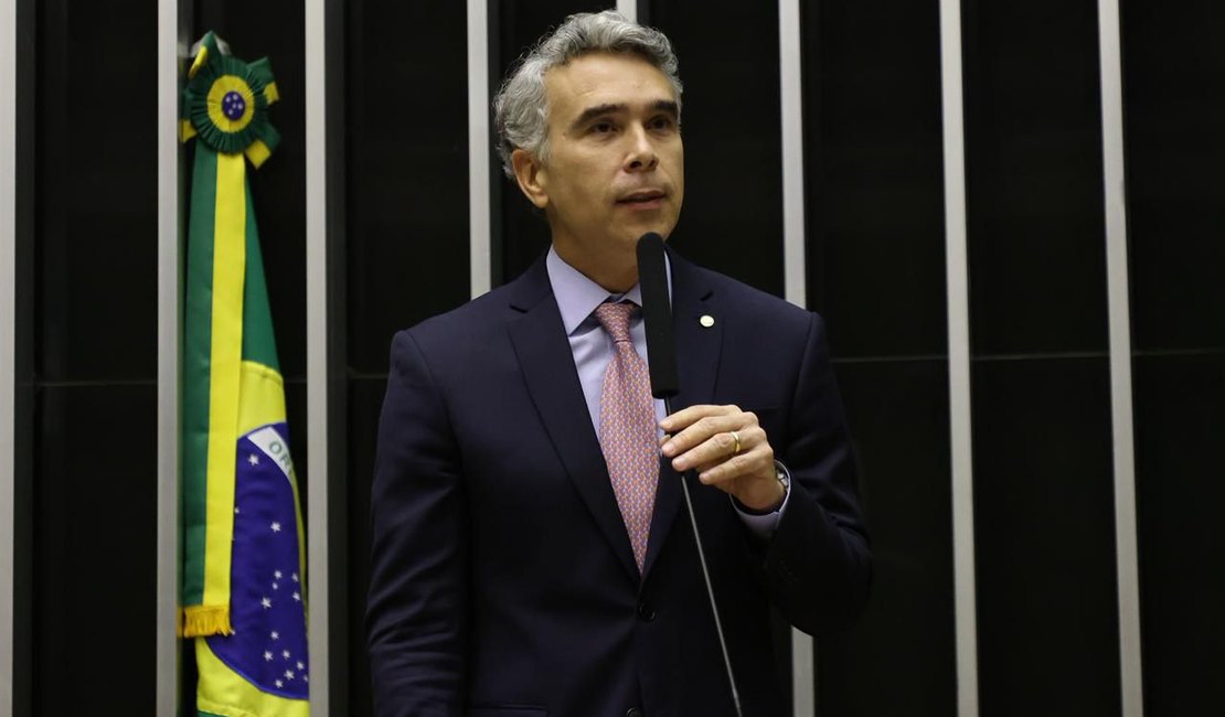 Rafael Brito vê avanço na regra de transição da PEC 6x1 e reforça urgência da votação no Senado