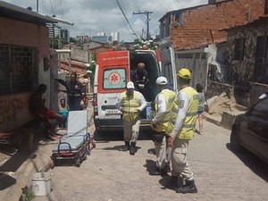 Ronda no Bairro coíbe tráfico de drogas no Jacintinho