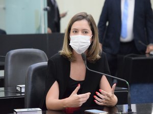 Deputada Cibele Moura apresenta indicações para setor de eventos