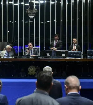 Senado aprova PEC do corte de gastos e restrição do PIS/Pasep