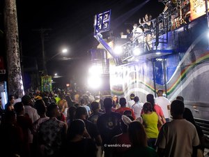 Bloco da Saudade faz sucesso mais uma vez nas prévias carnavalescas e grupo Asas das Américas anima a noite de quinta no Carnaval do Povo