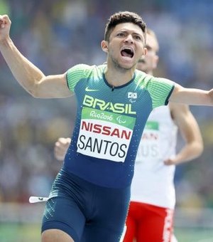 Petrucio Ferreira bate novo recorde mundial e fatura ouro nos 100 m rasos