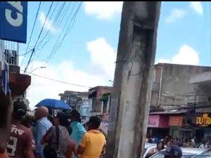 [Vídeo] Aposentados sofrem com atendimento na Caixa de Porto Calvo