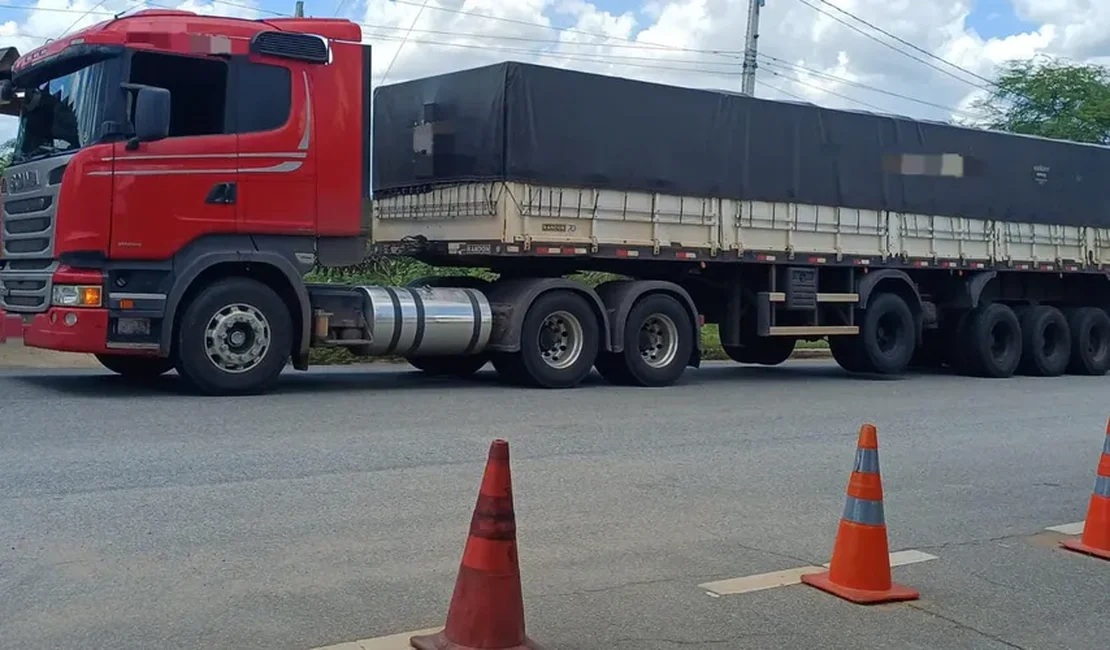 Fiscalização da PRF apreende cargas irregulares com destino a AL na rodovia  BR-316