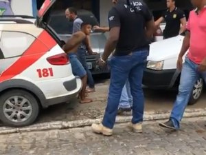 [Vídeos] Suspeitos de assaltos são presos no bairro do Trapiche da Barra