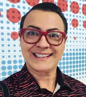 [Vídeo] Ex-BBB vira recepcionista de idosos em aeroporto de São Paulo