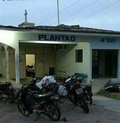 Operação da PC prende traficante no bairro Brasília, em Arapiraca