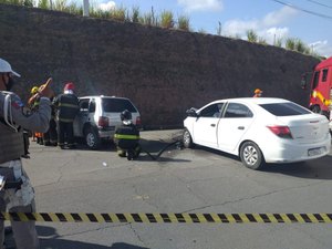 Acidente de carro deixa 3 feridos em Rio Largo