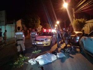 [Vídeo] Motociclista morre após ser atingido por caminhão durante ultrapassagem 