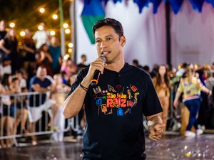 Rodrigo Cunha prestigia abertura do Festival Municipal de Quadrilhas Juninas em Jaraguá