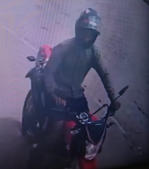Homem pratica delitos com moto roubada de idoso na Primavera