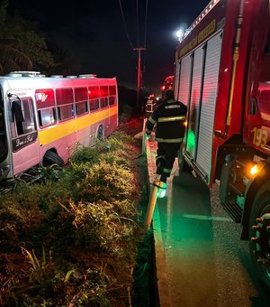 [Vídeo] Acidente de ônibus deixa cinco feridos na rodovia AL-101 Sul, em Marechal Deodoro