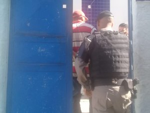 Denúncia de populares leva a apreensão de arma na Santa Lúcia