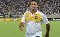 Moacir Júnior , técnico Tombense (MG)