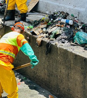 Prefeitura de Maceió intensifica limpeza de canais antes do período chuvoso