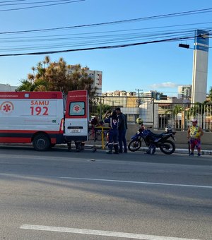 [Vídeo] Homem é atropelado por motocicleta ao atravessar Av. Gustavo Paiva