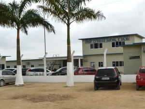 Dez reeducandos fogem do presídio Ciridião Durval