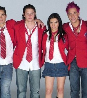 RBD lança música 11 anos após fim do grupo e fãs piram: 'Em prantos'